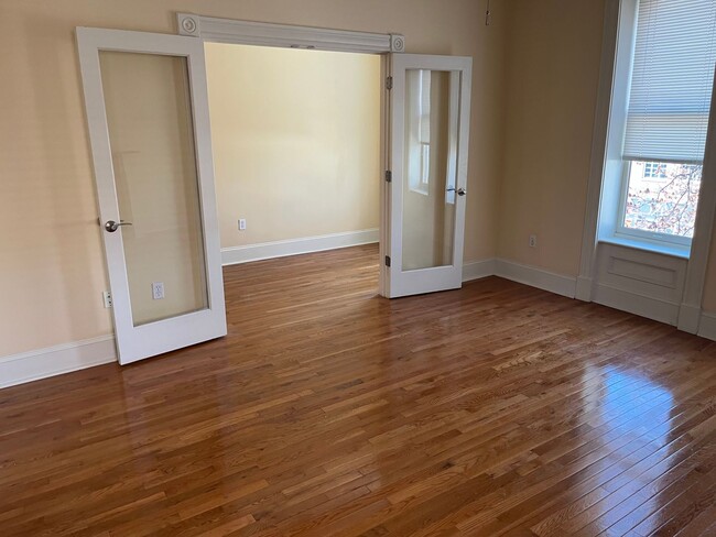 Building Photo - 4188LC Manchester Ave