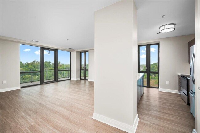 Building Photo - 701 Ridge Hill Boulevard