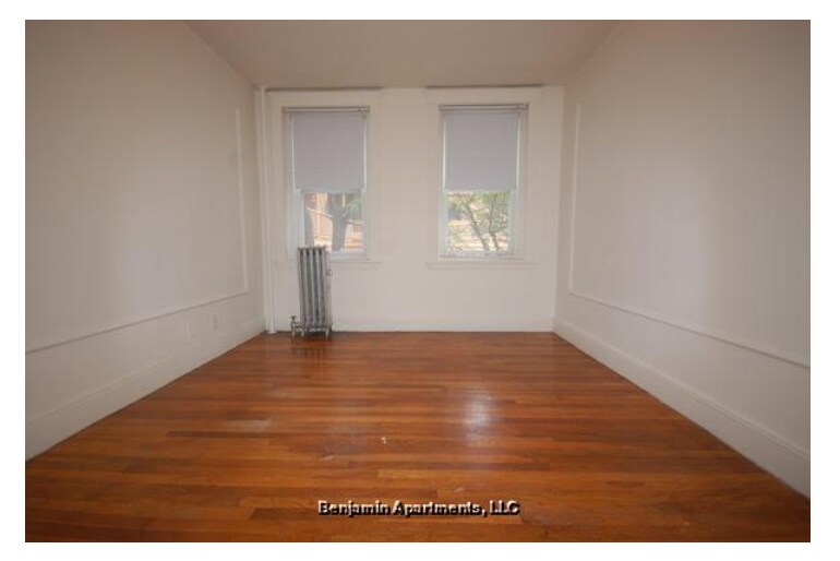 Building Photo - 11 Vinal St
