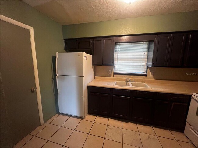 Building Photo - 5520 Riordan Way