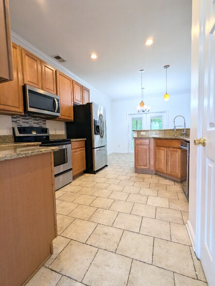 Building Photo - 9220 S Moreto Cir
