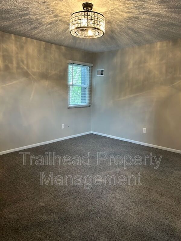 Building Photo - 1035 NW 70th Ct