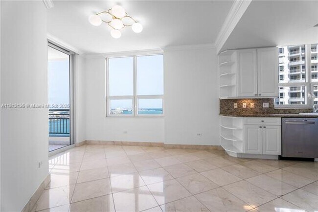 Building Photo - 848 Brickell Key Dr