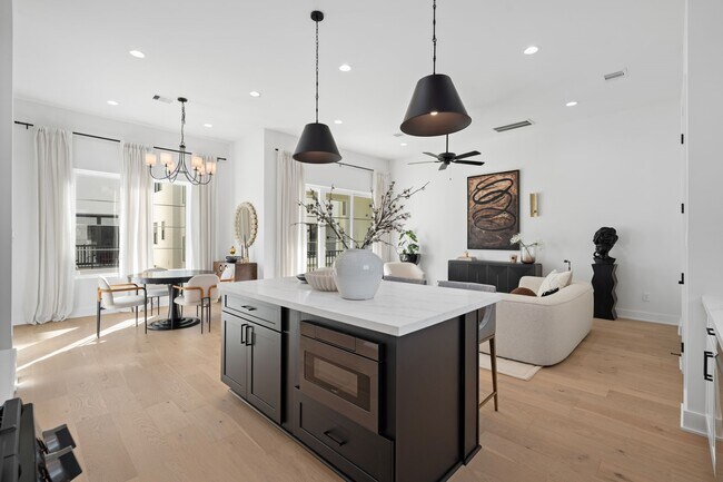 Building Photo - 8709 Ojeman Villas Dr