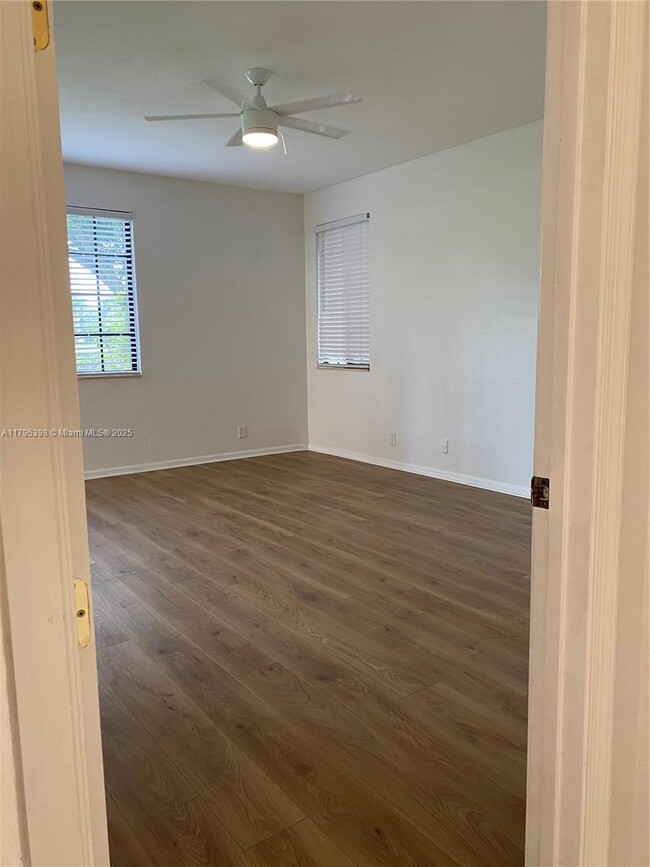 Building Photo - 2697 Center Ct Dr