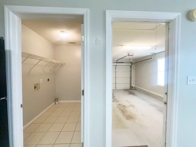 Building Photo - 305 Barfield St