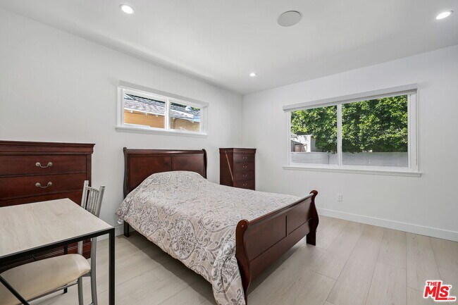 Building Photo - 12849 Tiara St