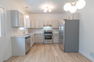 Building Photo - 3 Bedroom Single Family