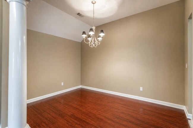 Building Photo - 3712 Claiborne Cir