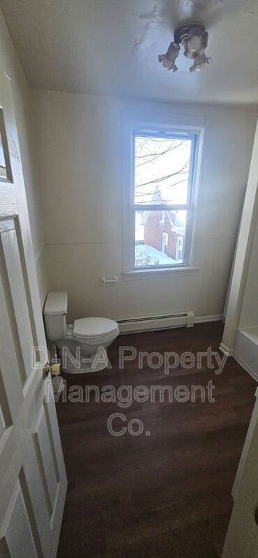 Building Photo - 154 Garibaldi Ave