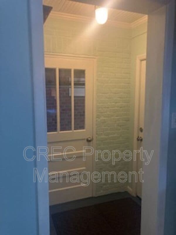 Building Photo - 9 Penn Ave