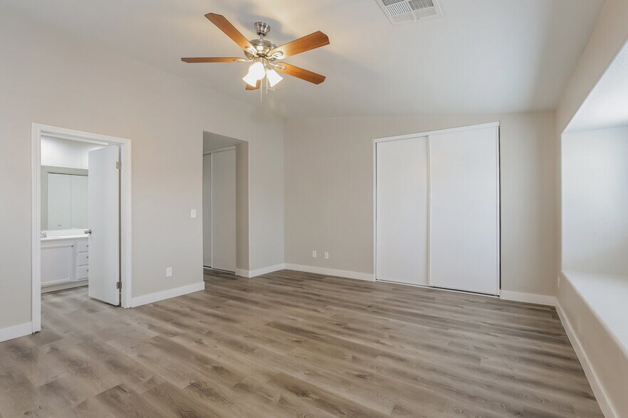 Building Photo - 5620 Cactus Thorn Ave