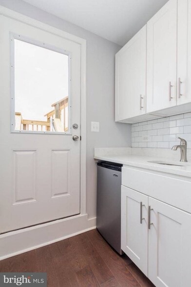 Building Photo - 9 E Fort Ave