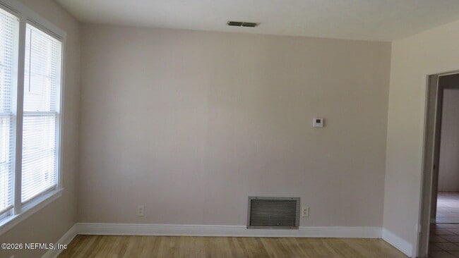 Building Photo - 4566 Plymouth St