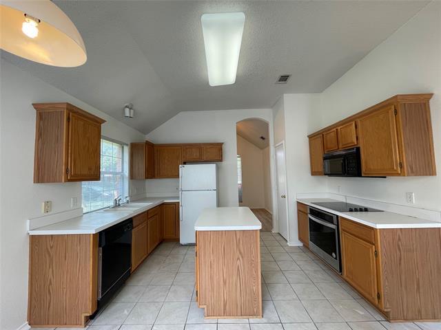 Building Photo - 6004 Cave River Dr