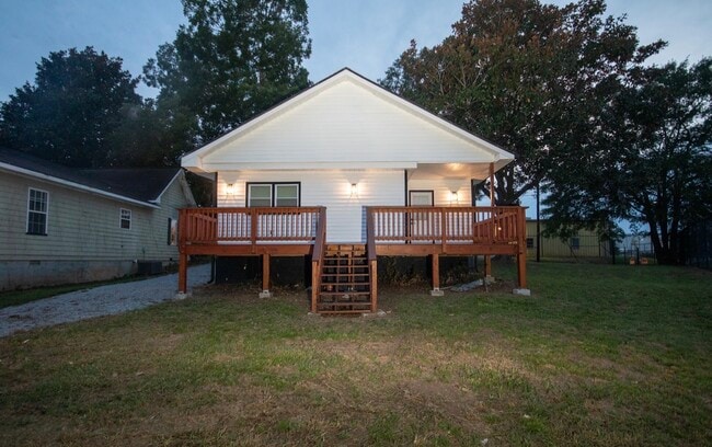 Building Photo - 330 Macon Ave