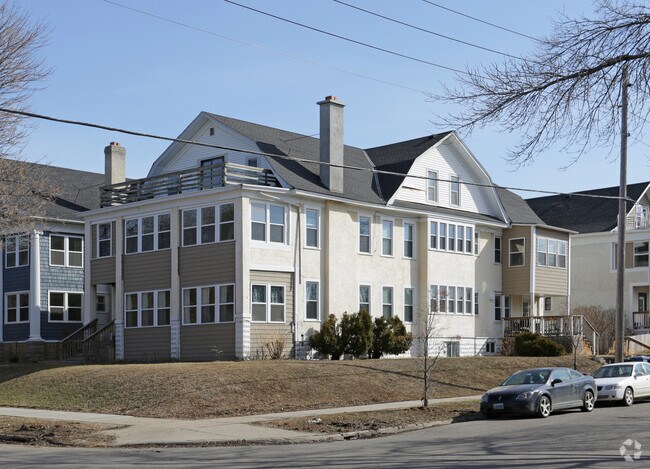 Primary Photo - 2125-2127 Pleasant Ave S