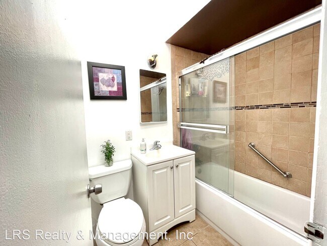 Building Photo - 2 br, 1 bath House - 737 Calaveras Ave.