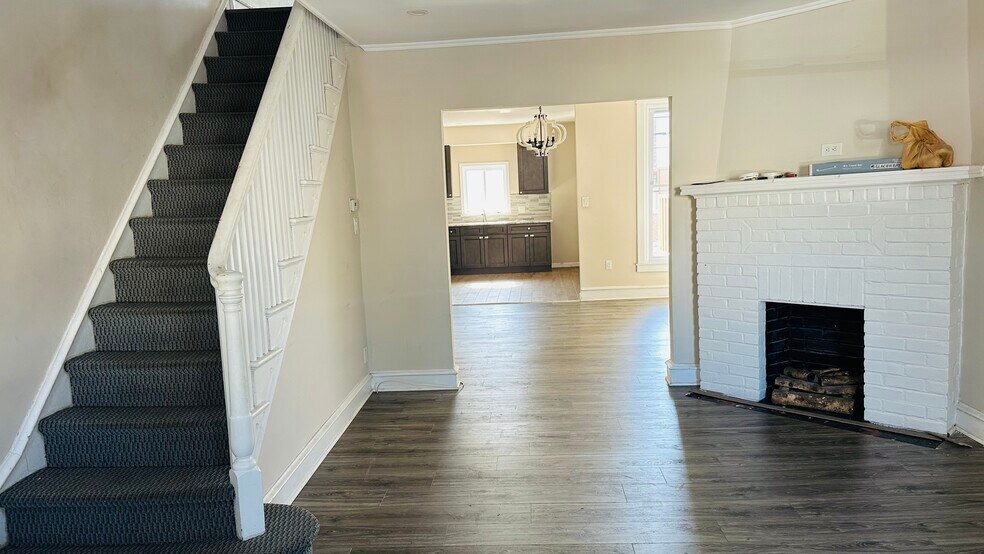 Building Photo - 4442 Overbrook Ave