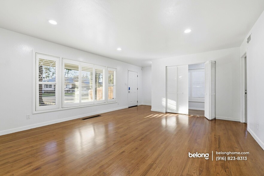 Building Photo - 9623 Adams St