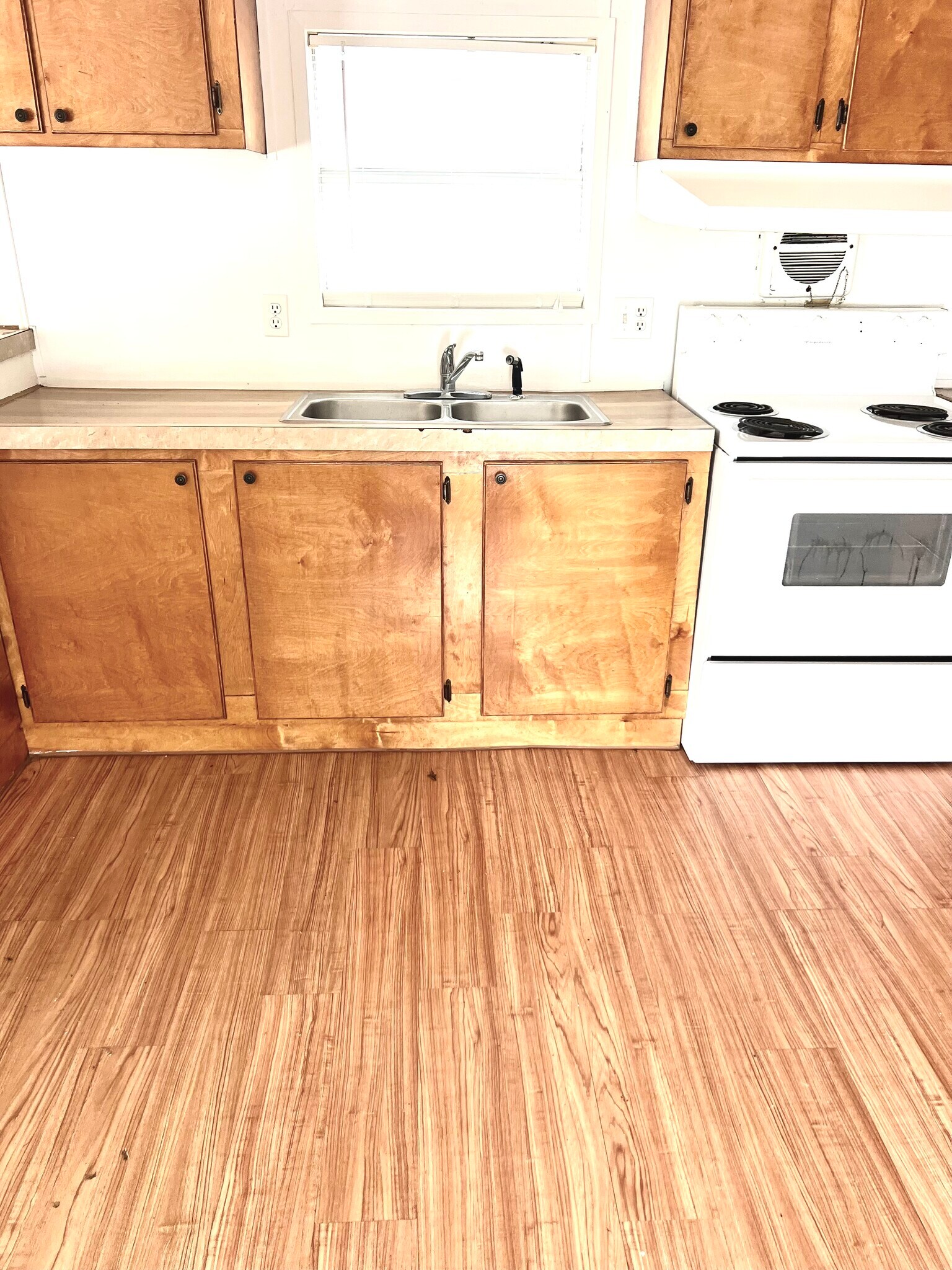 Building Photo - 300 Murls Lake Rd