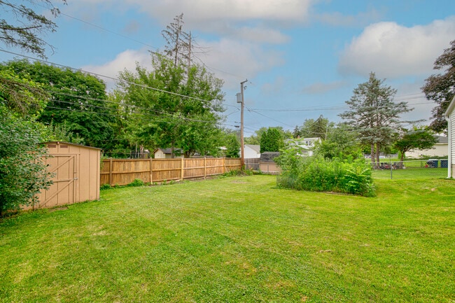 Building Photo - 384 S Wolf Rd
