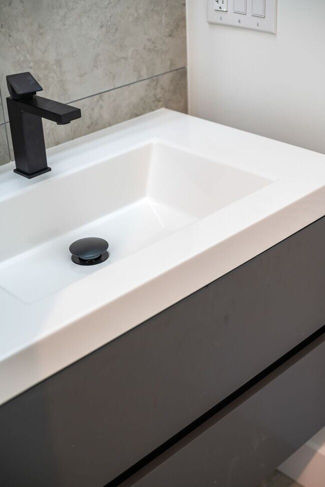 Building Photo - 1520-22 N 8th St