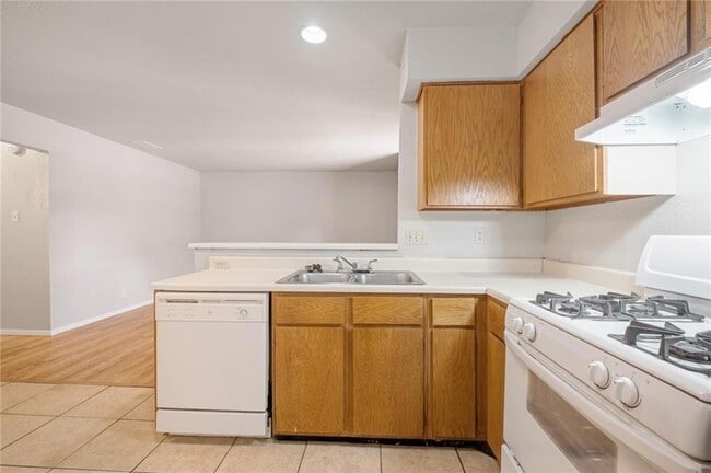 Building Photo - 211 Sport Clips Wy