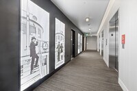 Building Photo - Luxurious 1 bedroom in Capital Hill!