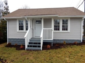 Building Photo - 301 Thompson Rd