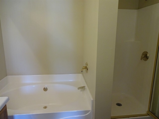 Building Photo - 1610 Thornwick Ter