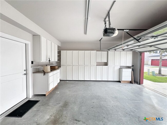 Building Photo - 223 Sapphire Dr