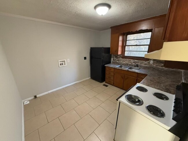 Building Photo - 5009 Brewer Ct