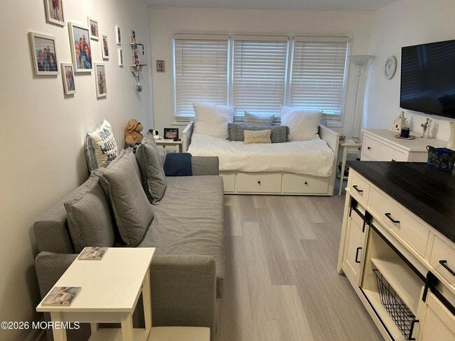 Building Photo - 1804 Grand Central Ave