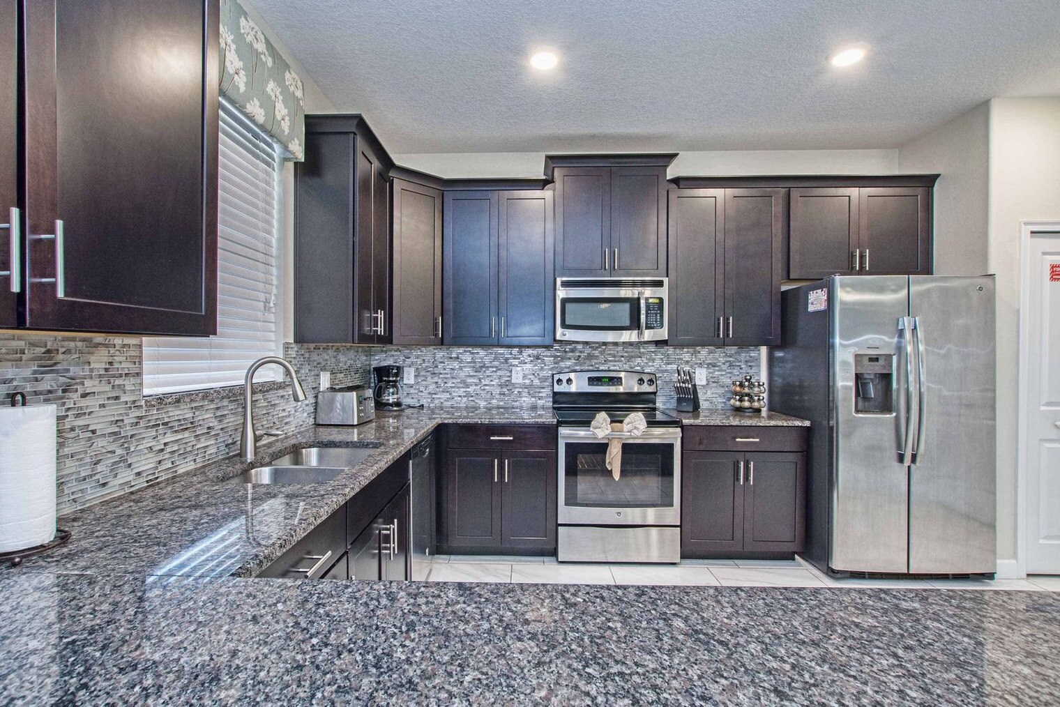 Building Photo - 9160 Scramble Dr