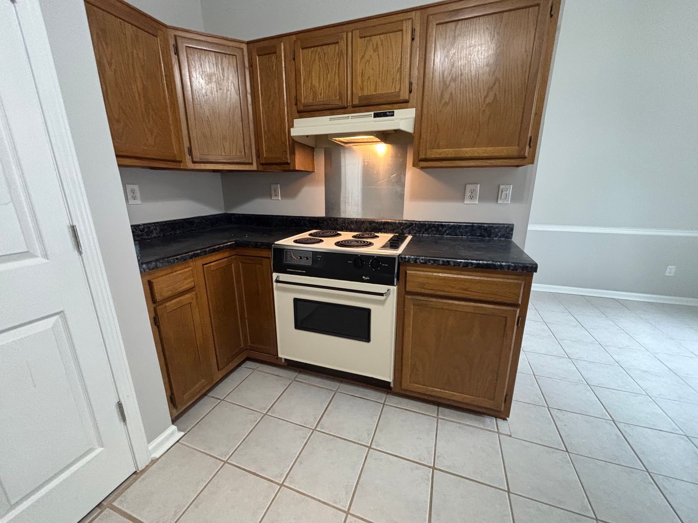 Building Photo - 2573 Laurelcrest Dr