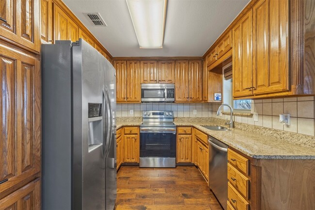 Building Photo - 403 Carolota Ln