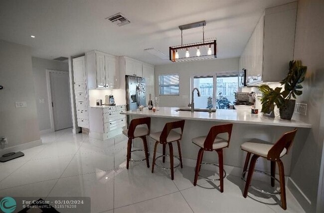 Building Photo - 327 Lancaster St