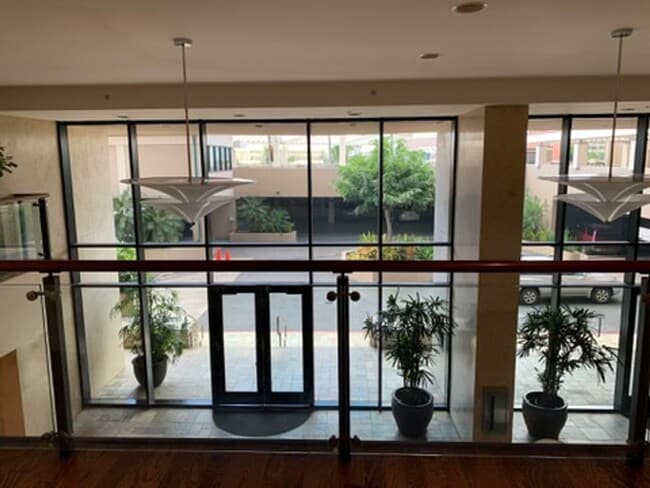 Building Photo - Fully Furnished 1 Bed-1BathPet Friendly Un...