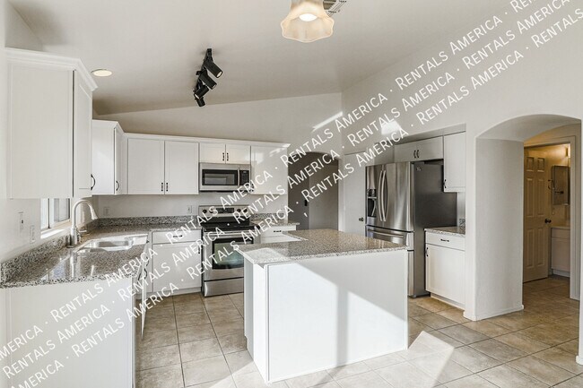 Building Photo - 12043 W Windrose Dr