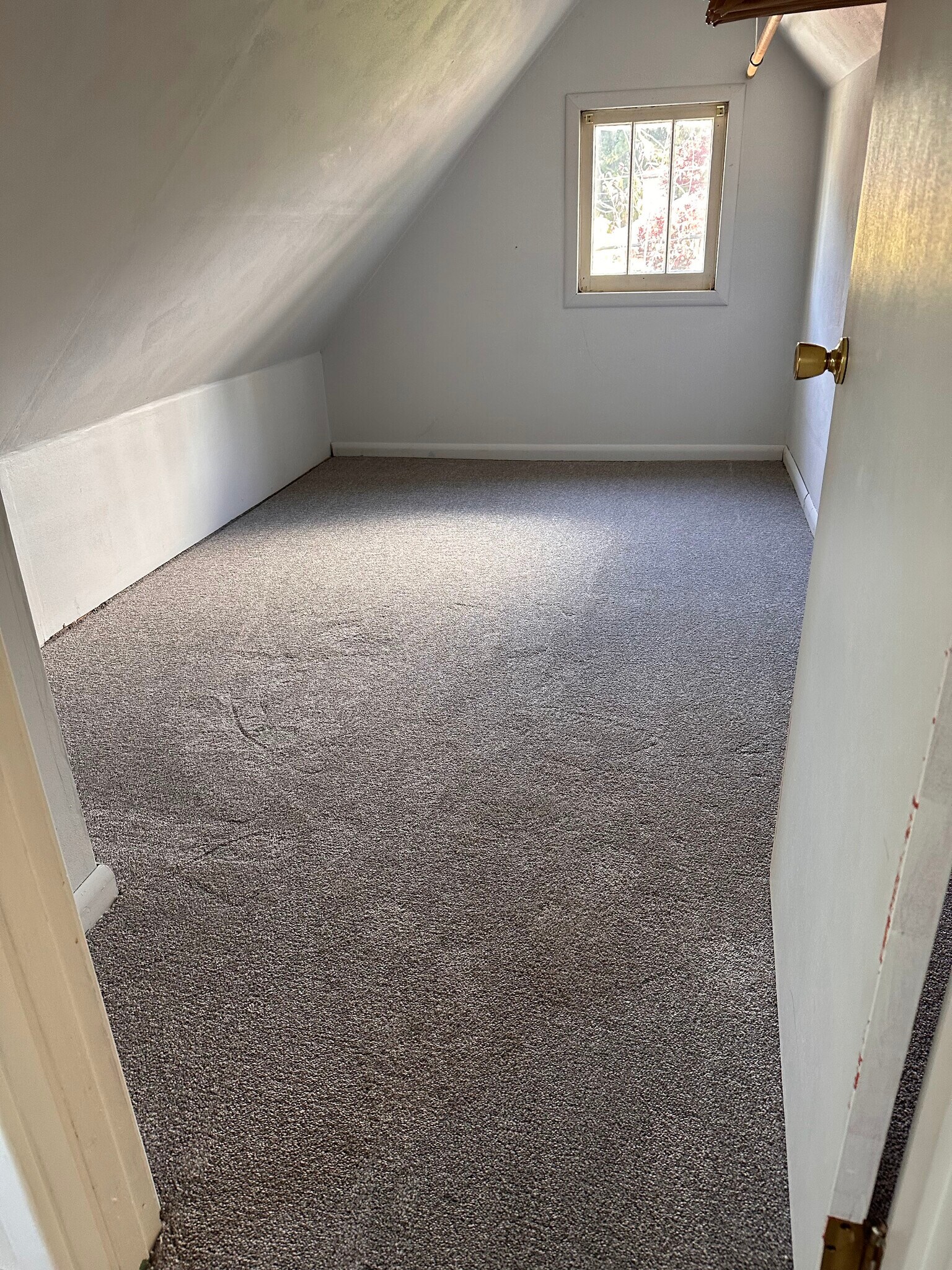 Upstairs bedroom walk in closet - 6605 N Fenwick Ave