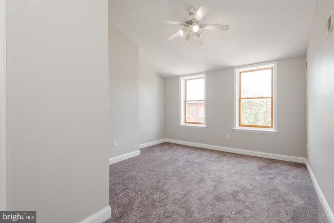 Building Photo - 19 S Ann St