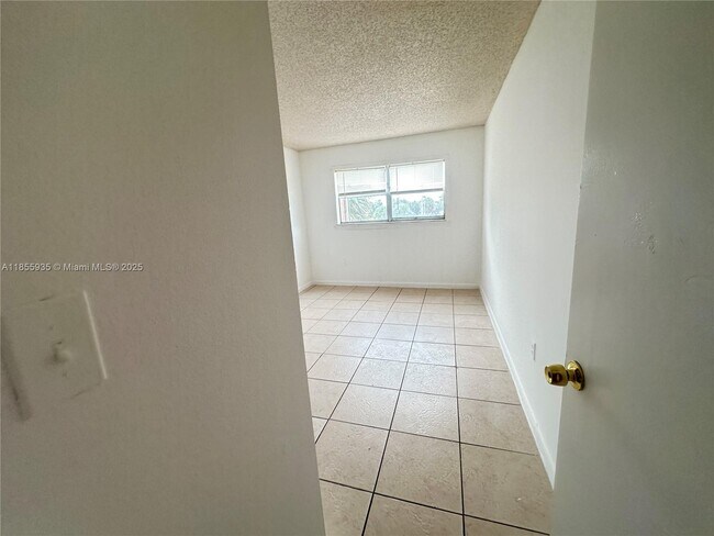 Building Photo - 3600 NW 21st St