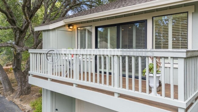 Building Photo - Tranquil Corte Madera Townhouse! DECK! 2 C...