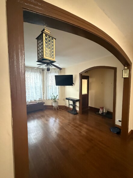 Building Photo - 1016 N Central Park Ave