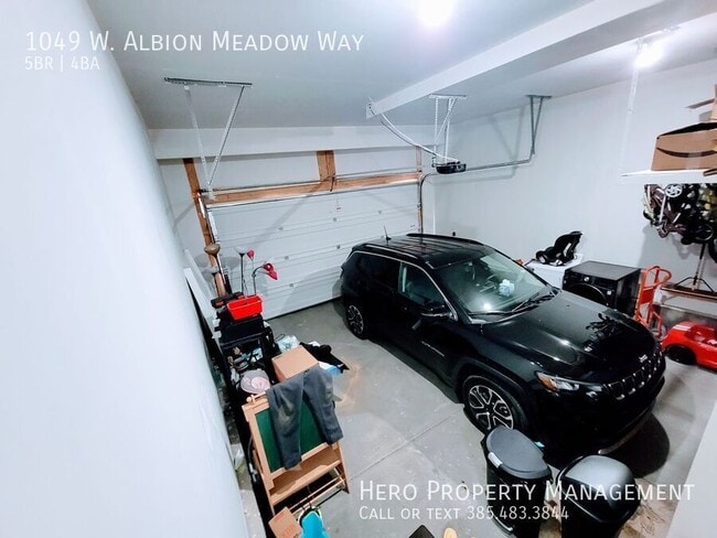 Building Photo - 1049 Albion Meadow Way