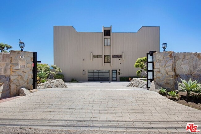 Building Photo - 26172 Pacific Coast Hwy