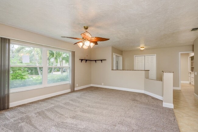 Building Photo - Pool Home Near Florida Beaches