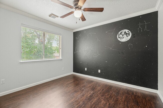 Building Photo - 14310 Sun Harbor Dr