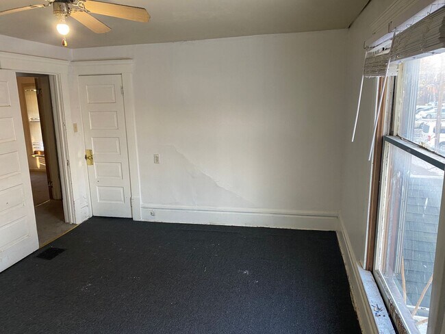 Building Photo - Spacious 3-Bedroom Home for Lease in Akron